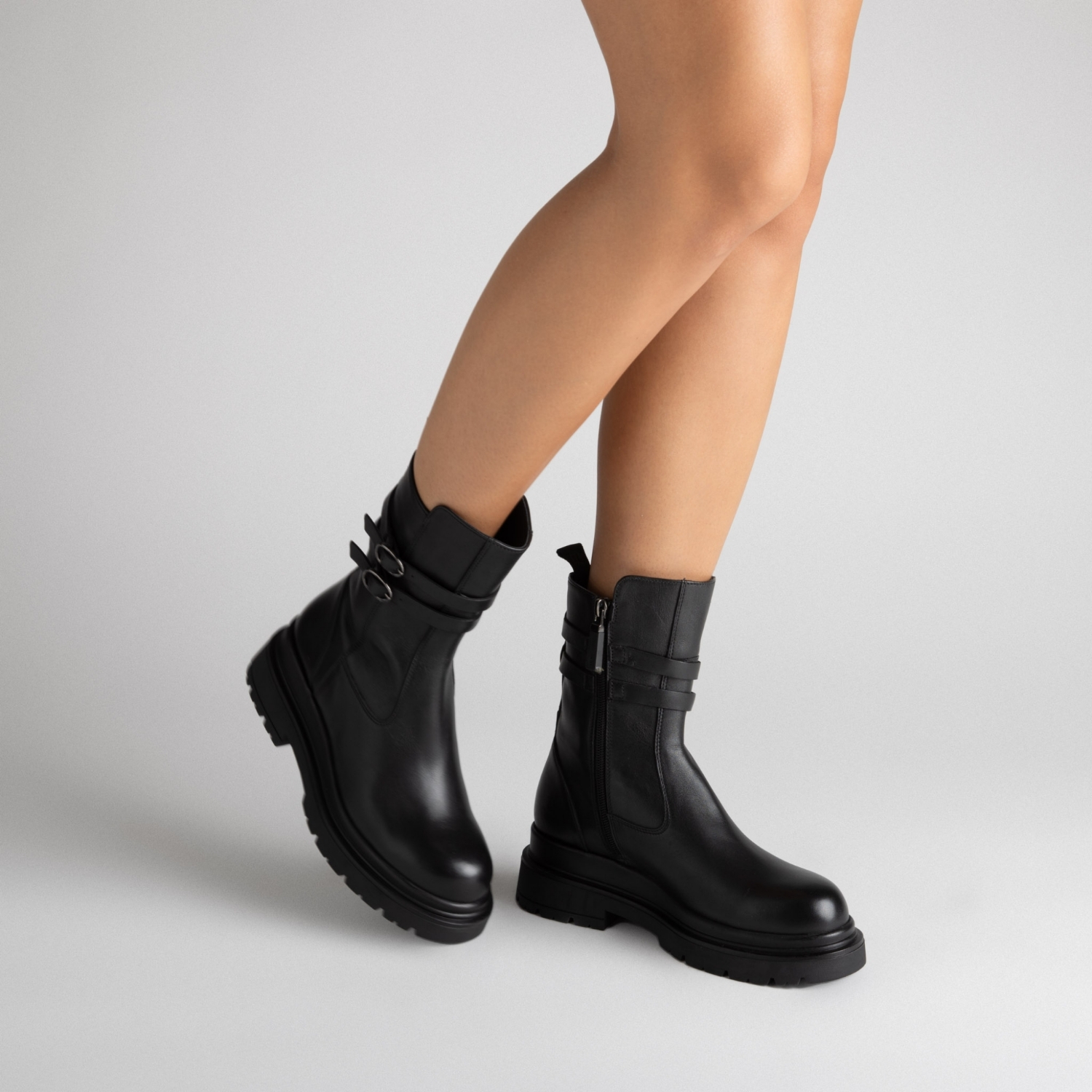 Picture of Women's genuine leather ankle-boots 8240 Vitello Black